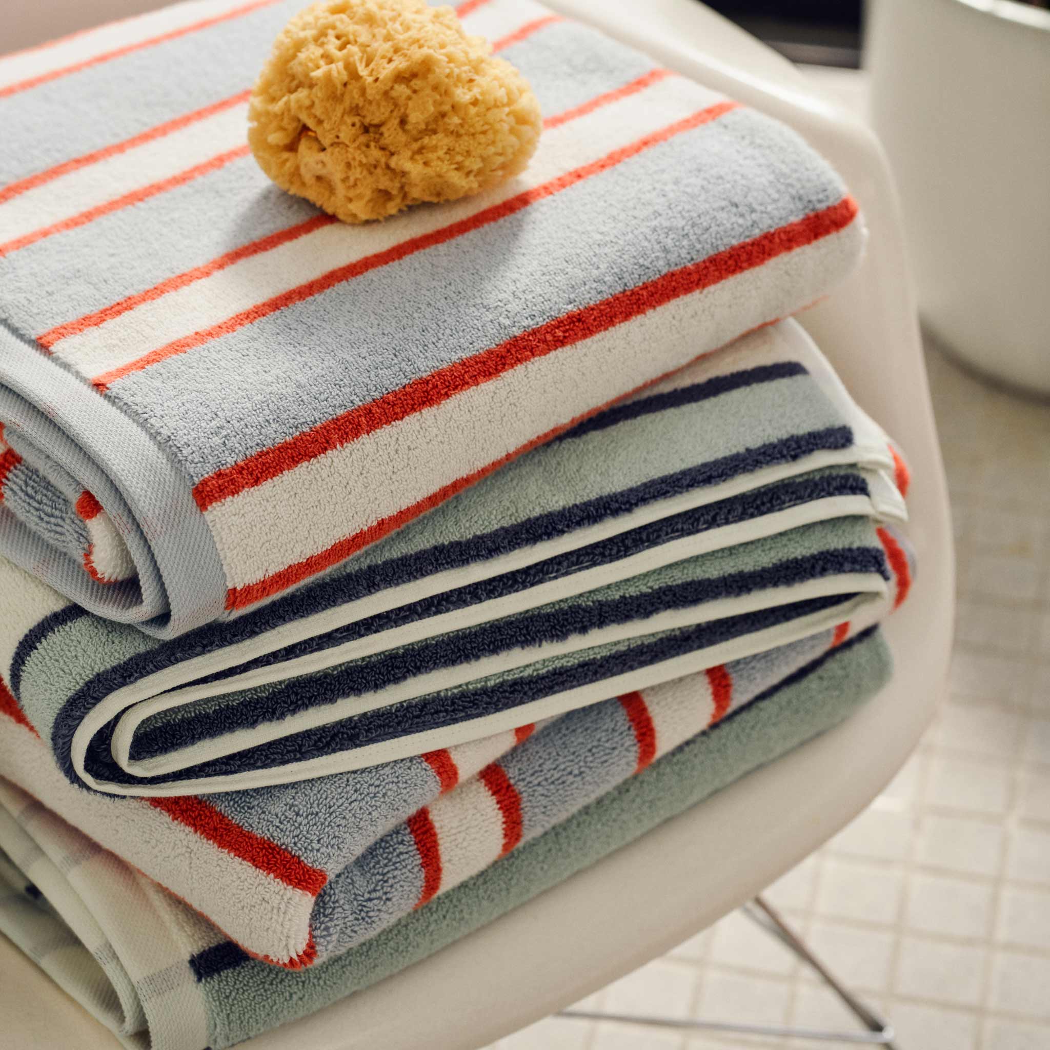 Super-Plush Set of 4 Bath Towel Bundle J5